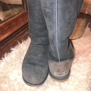 Previously worn full size Ugg boots